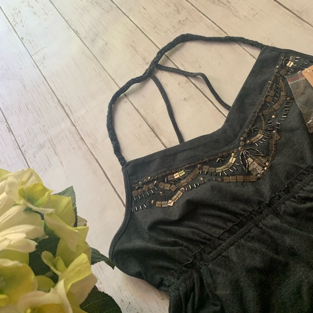 Tops - Picture 3 of 5